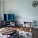 Ormeau Road Stylish Double Bedroom Luxury Apartment