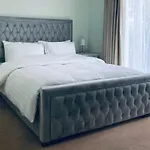 Ormeau Road Stylish Double Bedroom Luxury Apartment